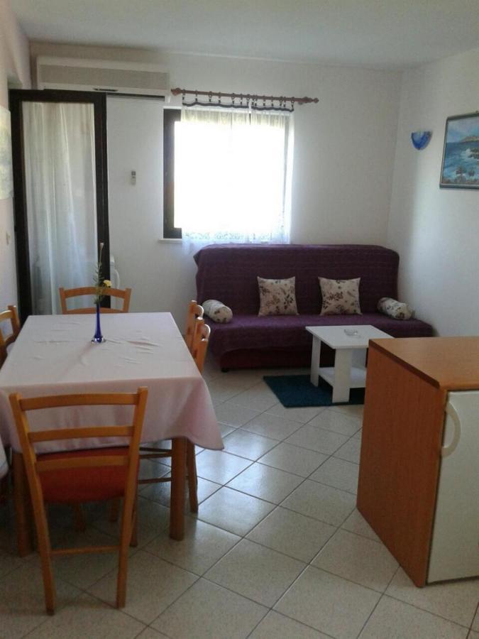 Apartments Magda Supetar Exterior photo